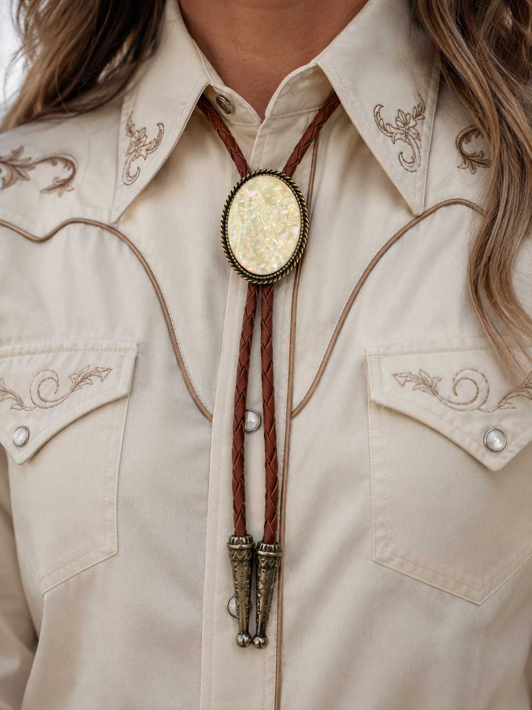 Pearl Shell Bolo Tie