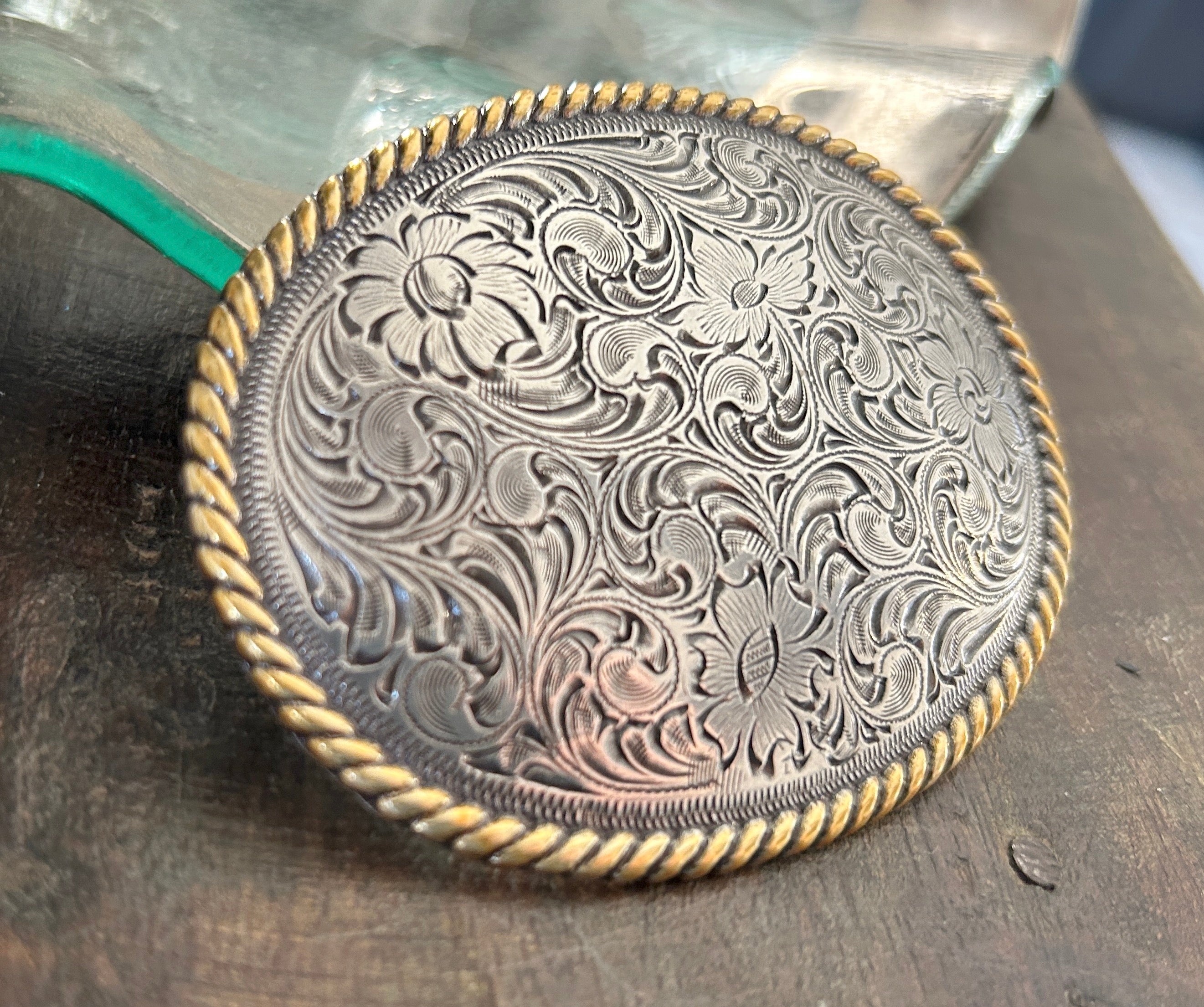 Silver / Gold Oval Rope Belt Buckle