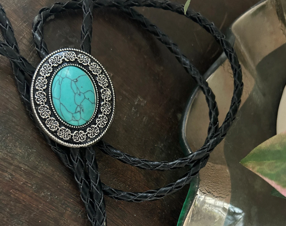 Oval Turquoise Bolo Tie