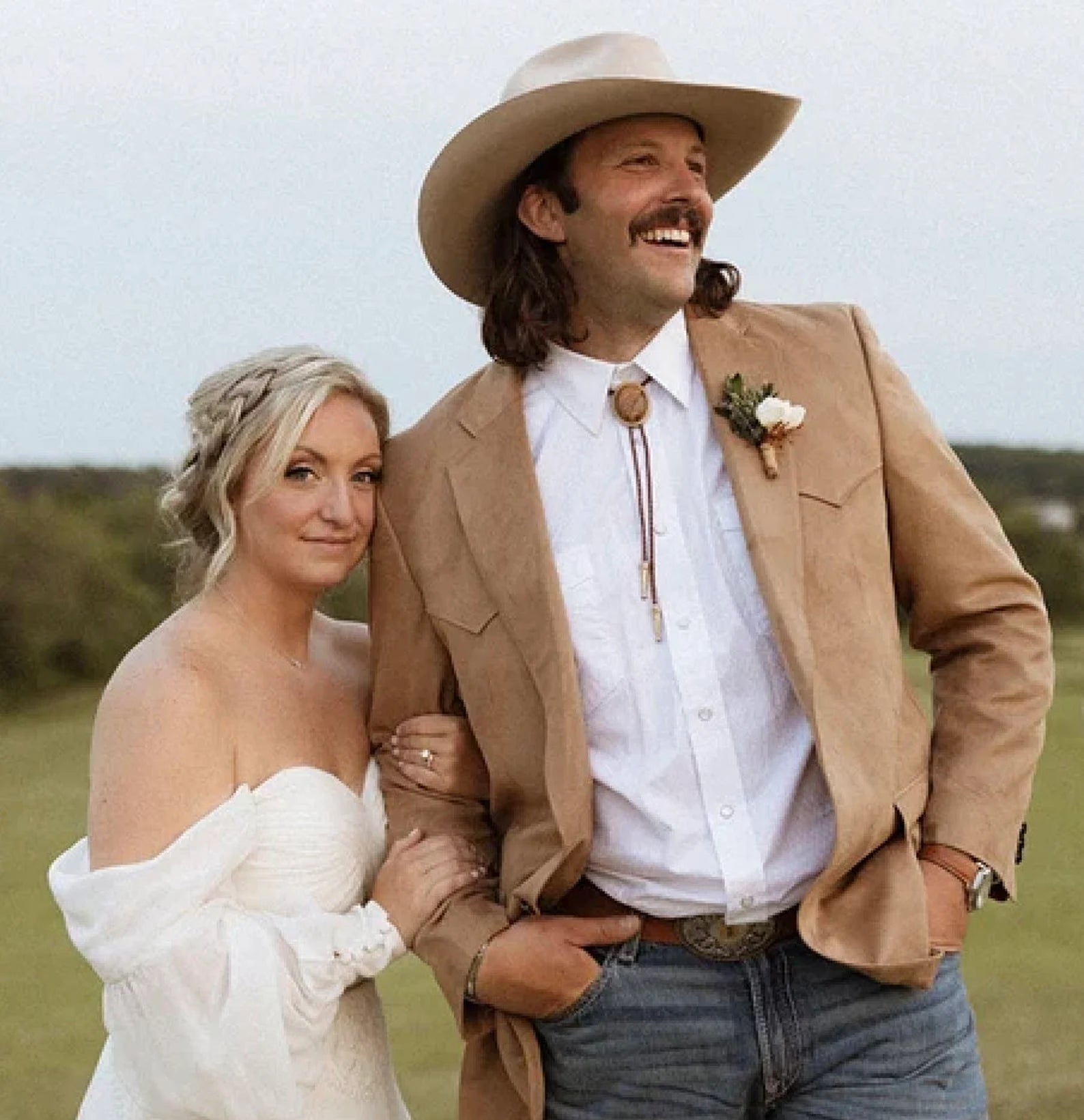 Golden Sandstone Bolo Tie