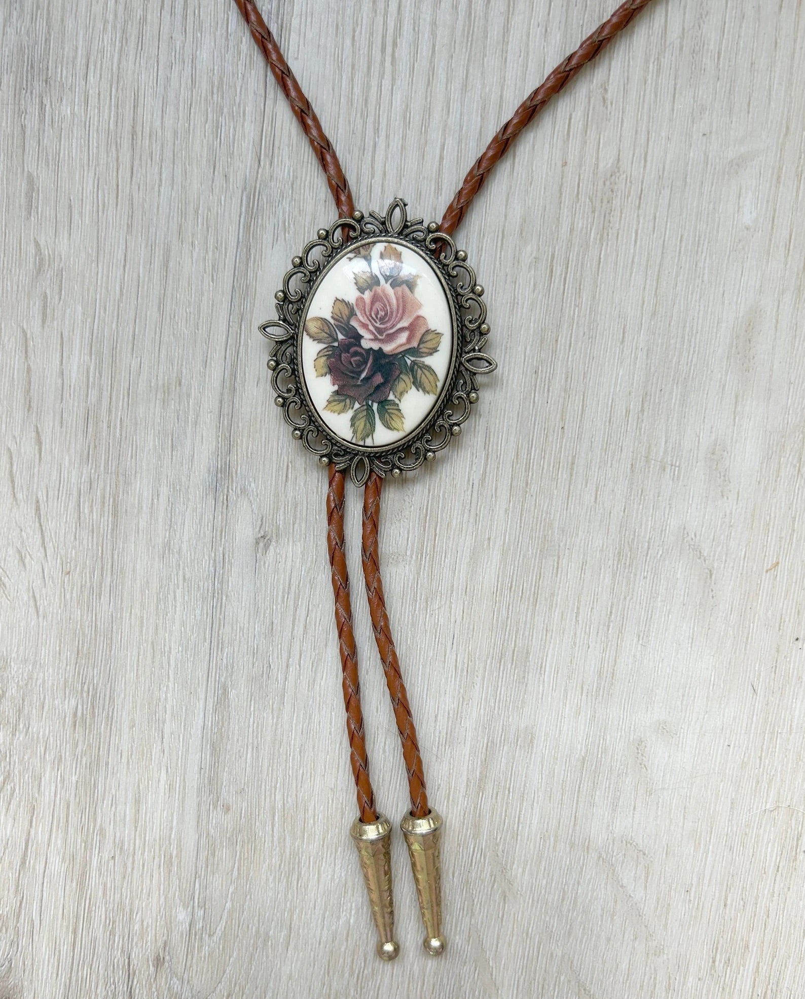 Tulip Bolo Tie