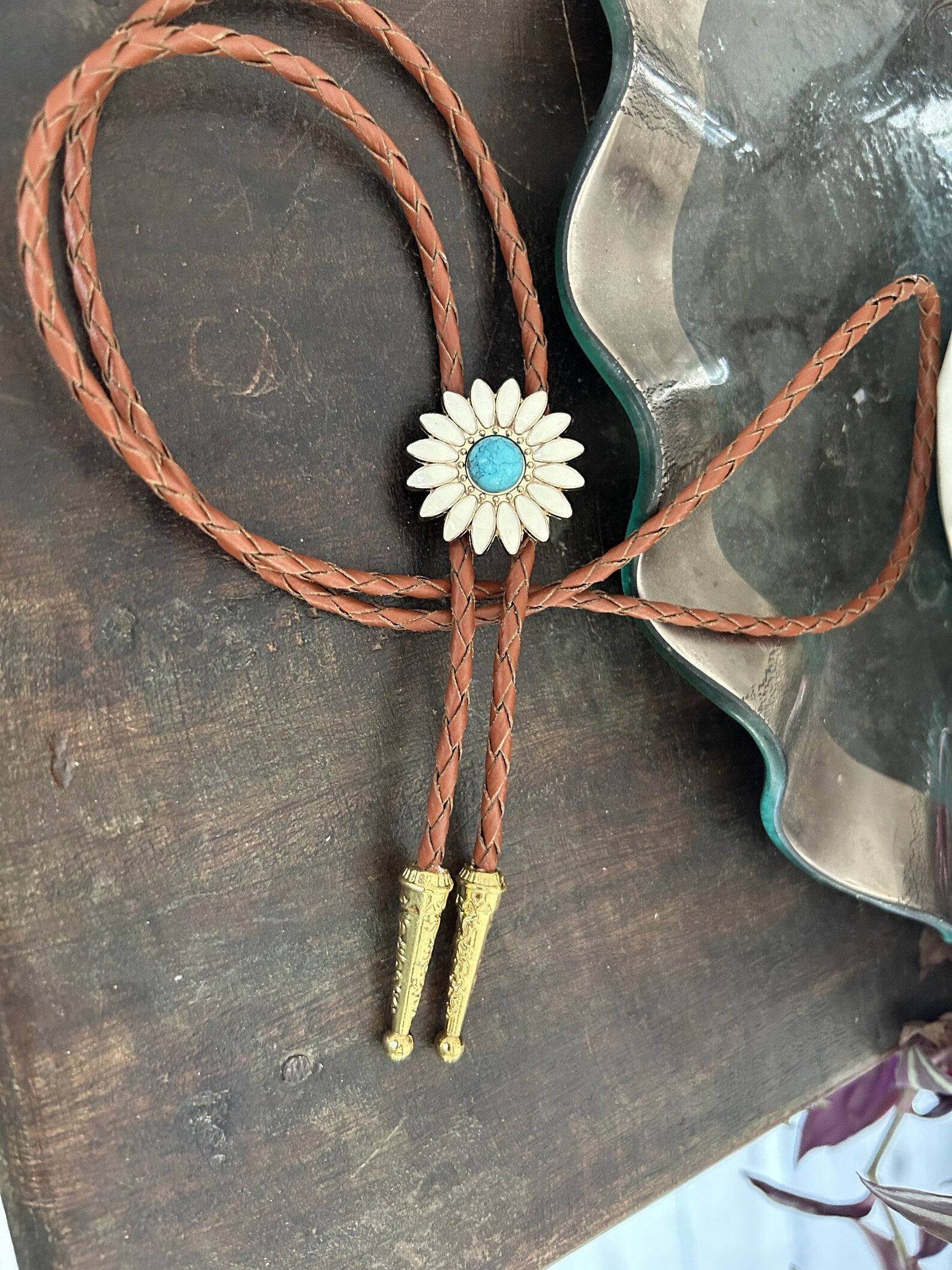 Daisy Bolo tie