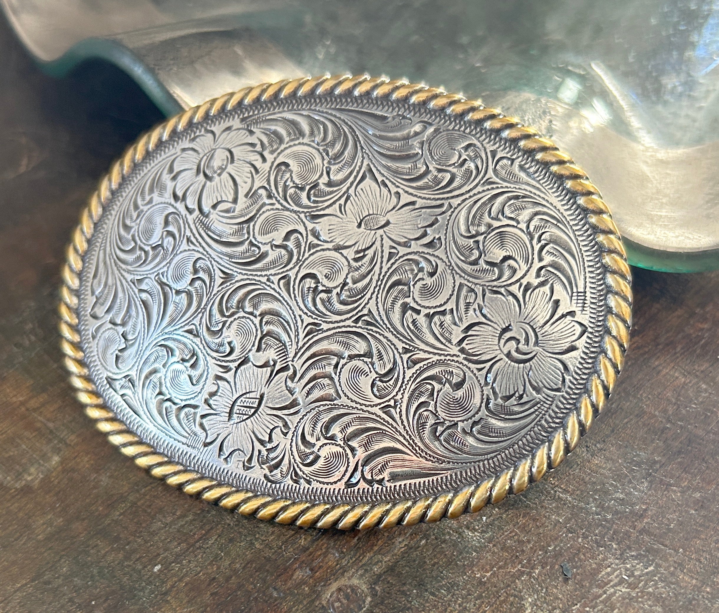 Silver / Gold Oval Rope Belt Buckle