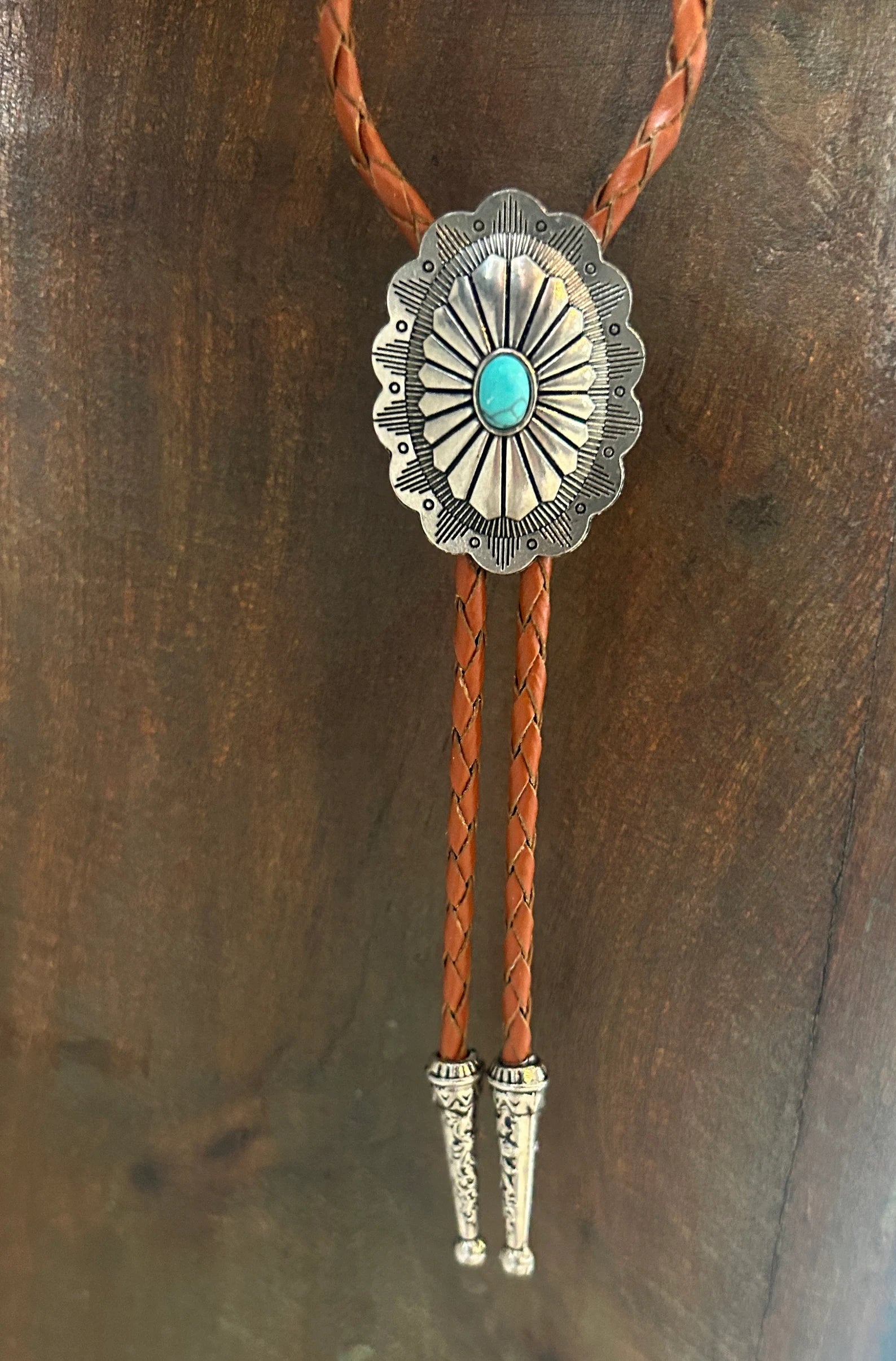 Scalloped Turquoise Bolo Tie