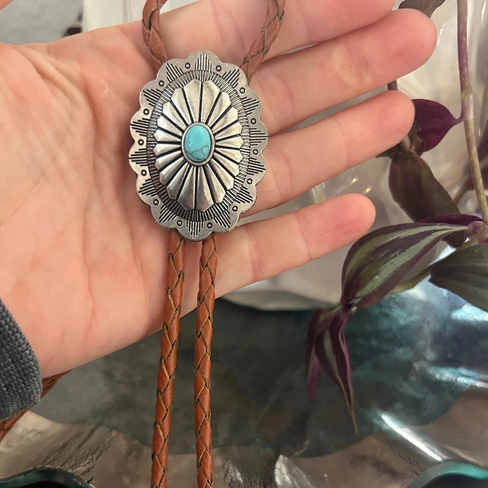 Scalloped Turquoise Bolo Tie