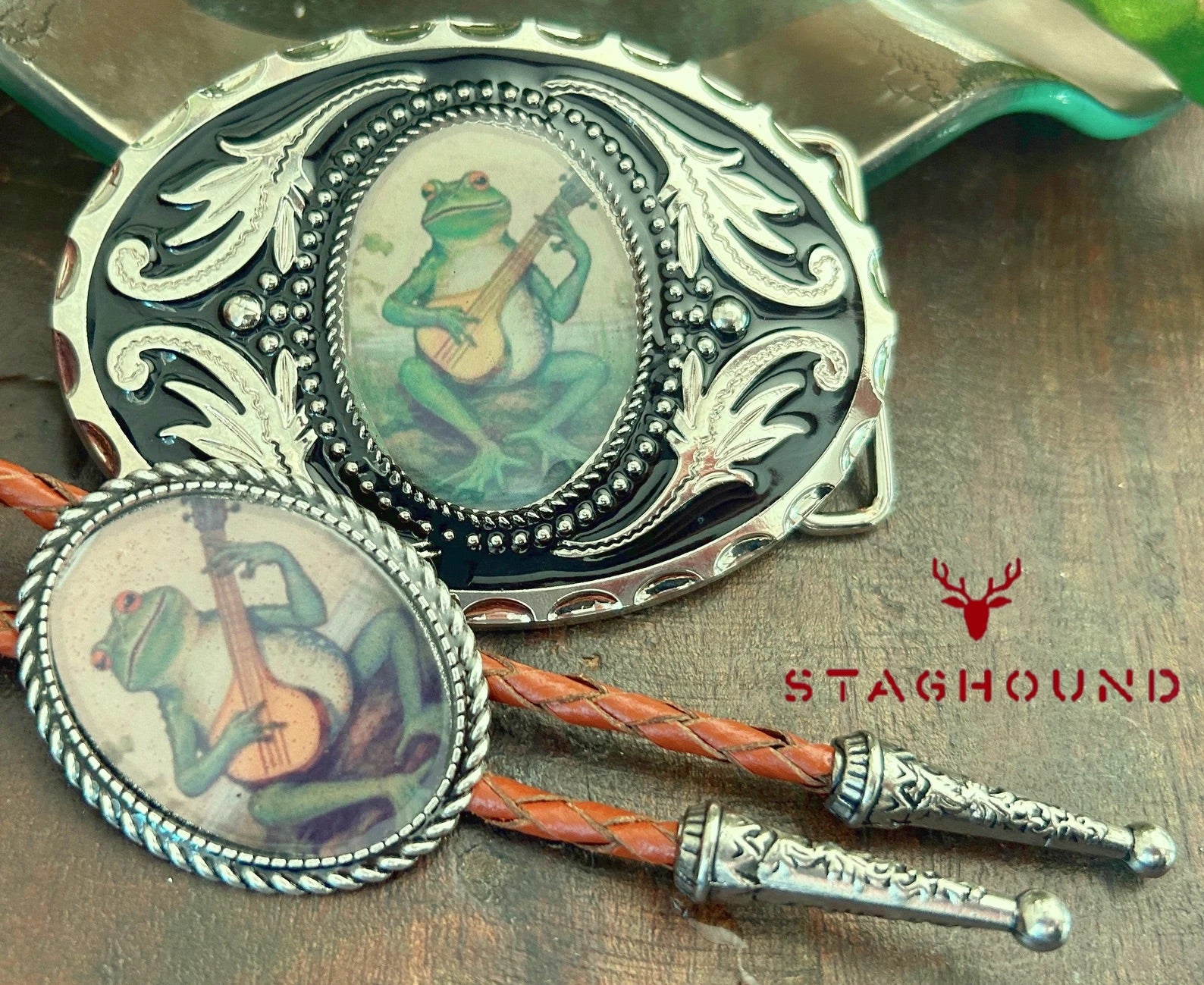 Banjo Frog Bolo Tie & Buckle Set