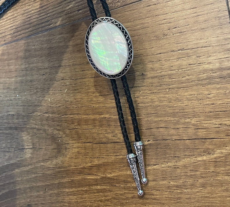 Mother of Pearl Shell Bolo Tie